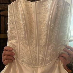 David's Bridal Ivory Lace Appliqué Wedding Dress Bodice